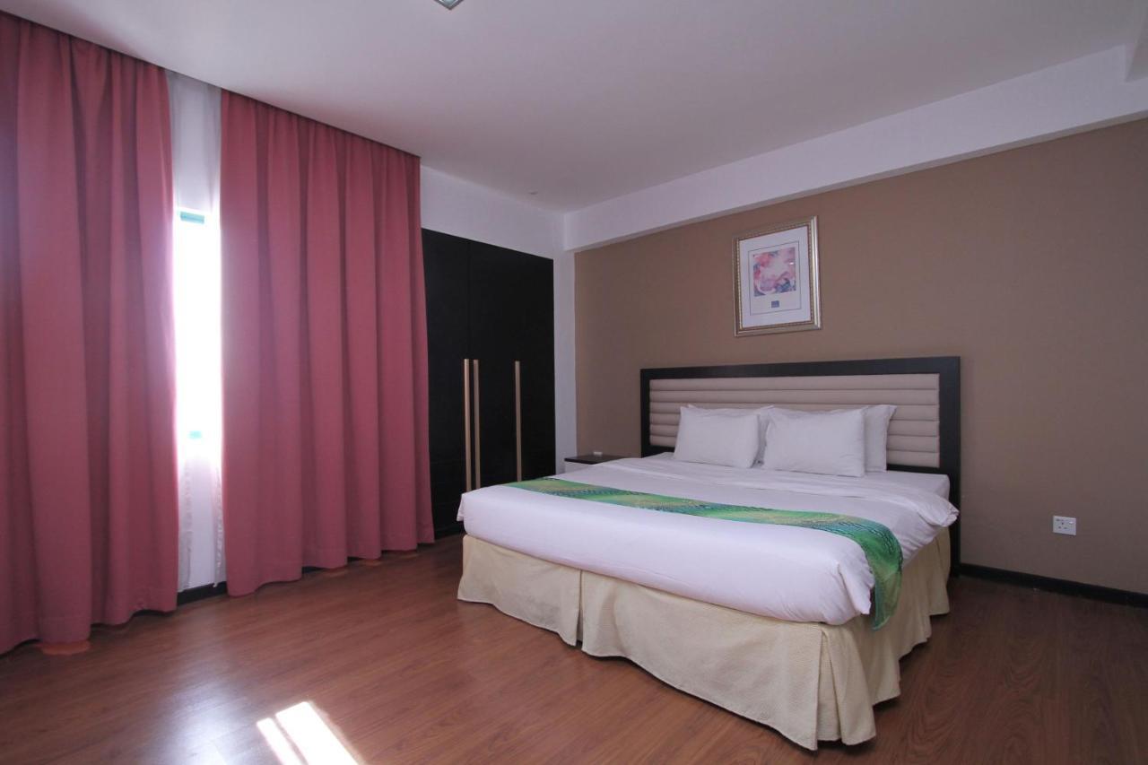Likas Square Apartment Hotel Kota Kinabalu Exterior foto