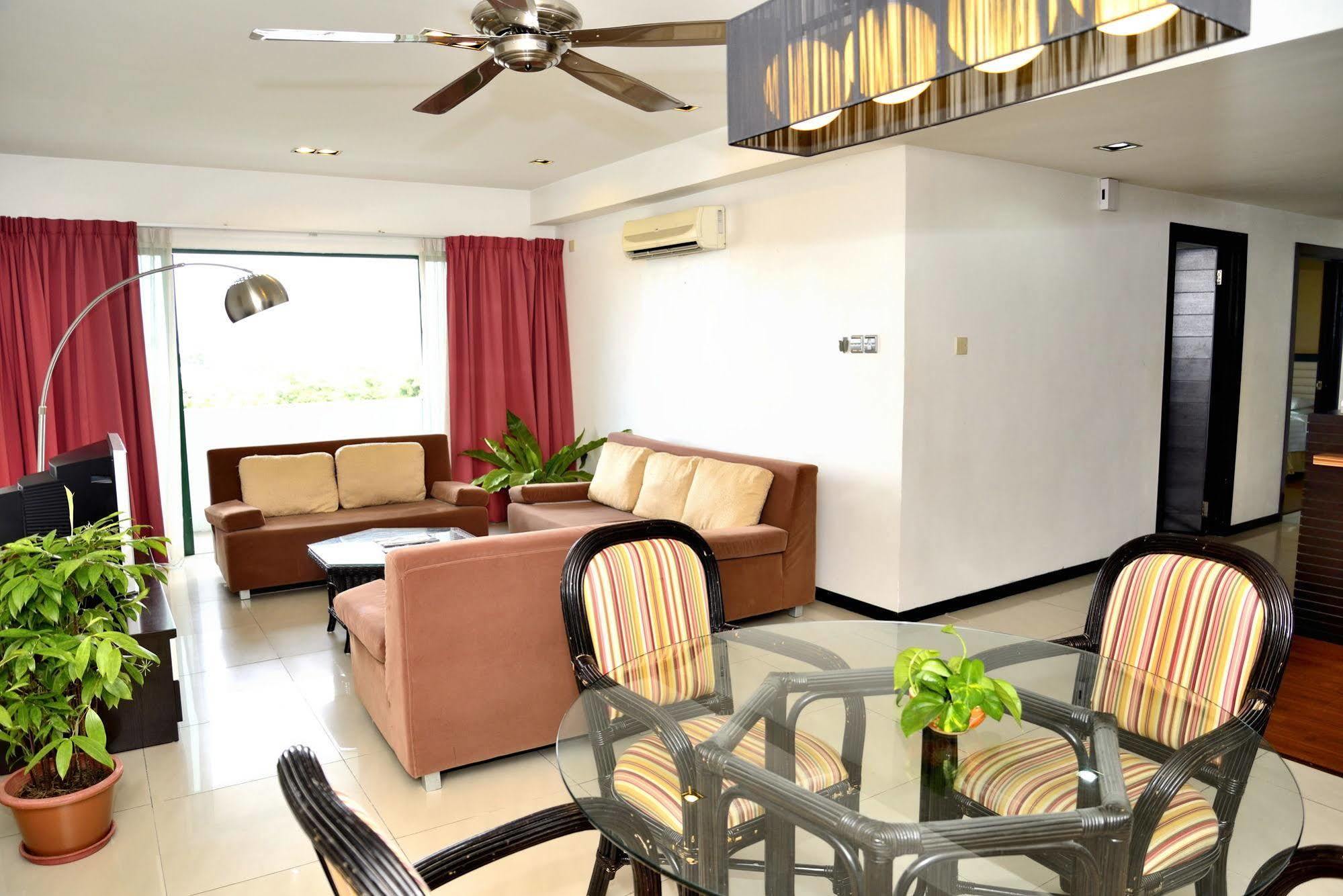 Likas Square Apartment Hotel Kota Kinabalu Exterior foto