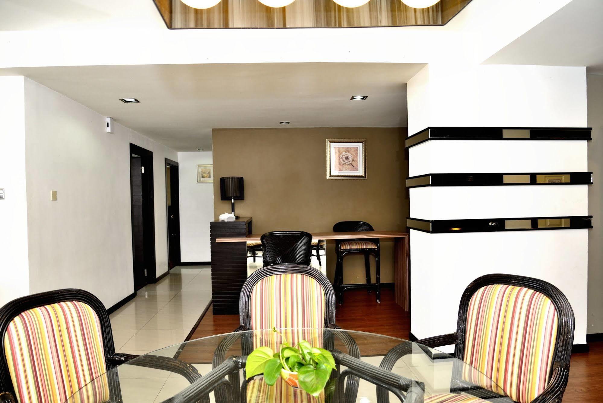 Likas Square Apartment Hotel Kota Kinabalu Exterior foto