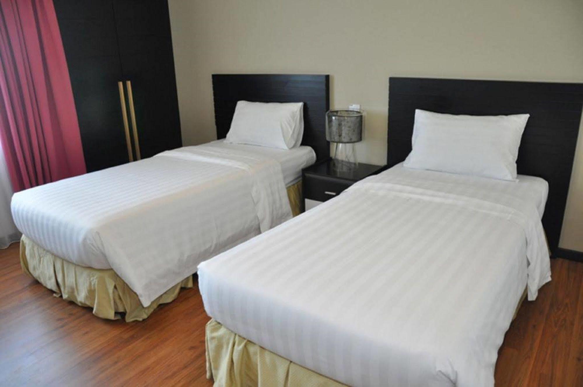 Likas Square Apartment Hotel Kota Kinabalu Exterior foto