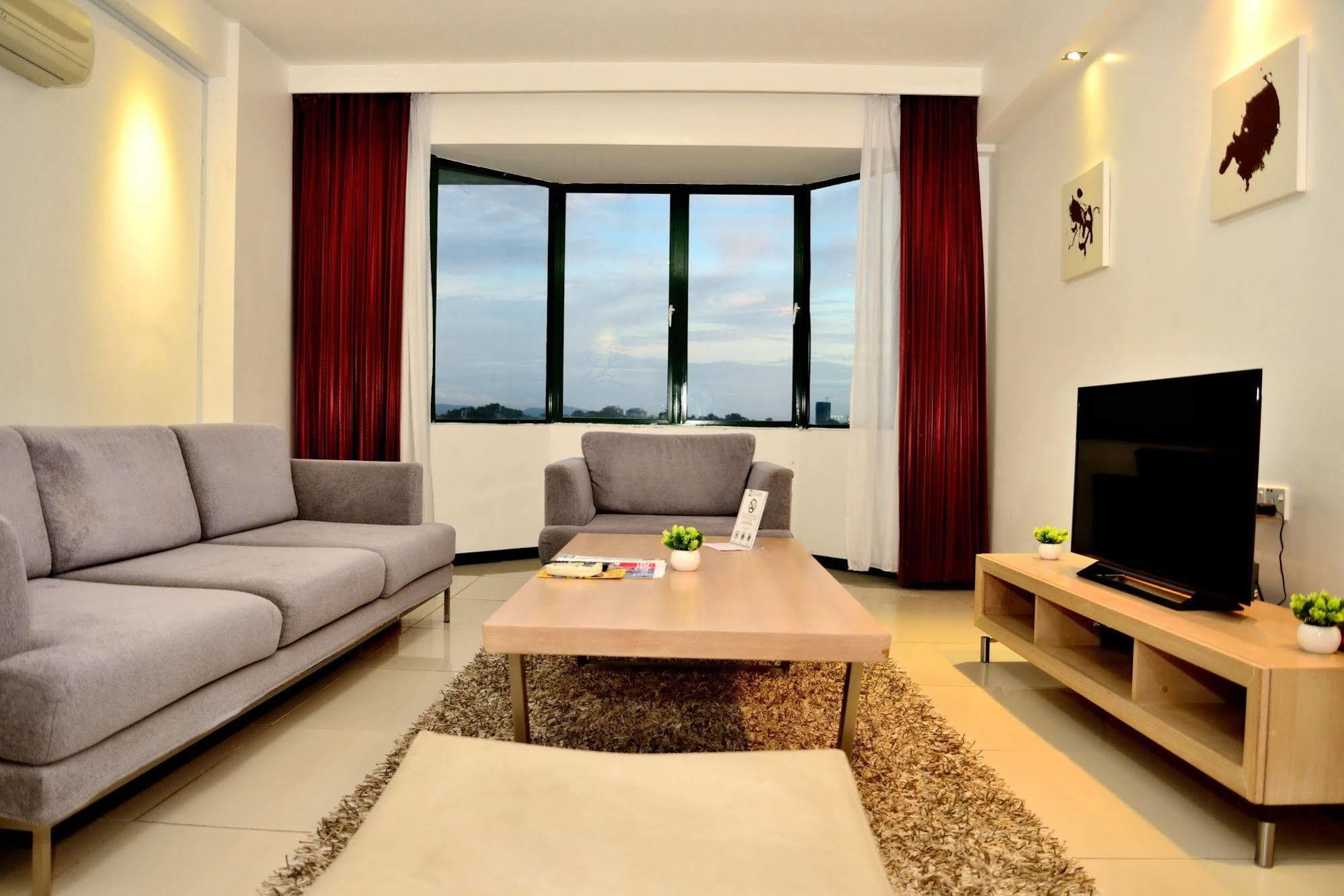 Likas Square Apartment Hotel Kota Kinabalu Exterior foto